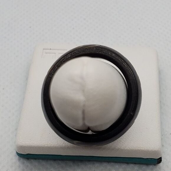 Brown & Cream Carved Ring - Picture 4 of 6